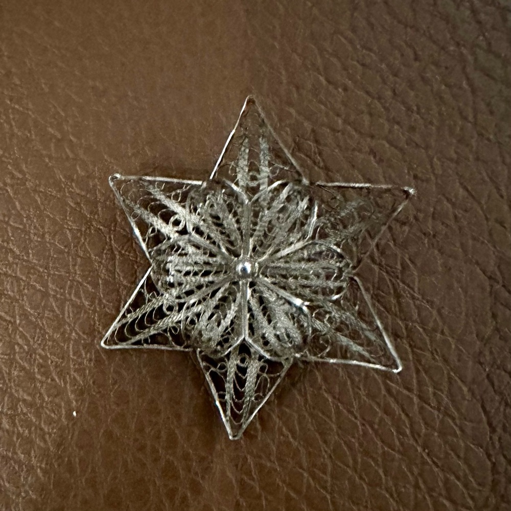Vintage Sterling Silver Filigree Star Brooch Snowflake Pin 1.6” 4.3g Mid Century - Picture 4 of 6